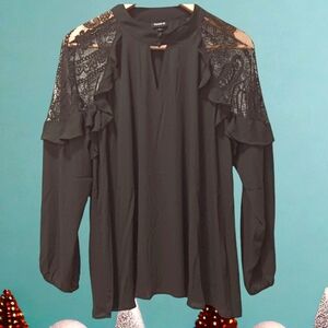 - BEAUTIFUL DRESSY BLOUSE WITH LACE SHOULDERS by TORRID